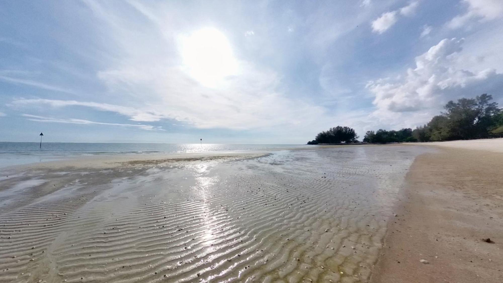 Apartment Pd Up To 10pax 2r2b Beachfront, Pool View, Wifi, 50