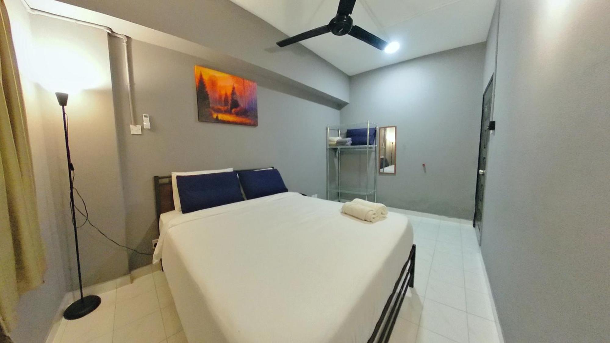 Apartment Pd Up To 10pax 2r2b Beachfront, Pool View, Wifi, 50