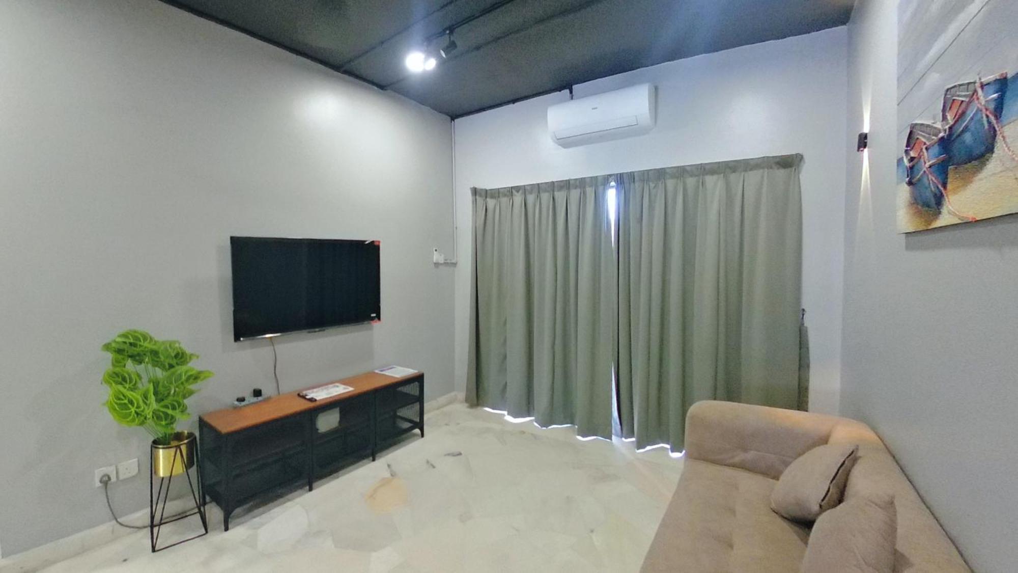 Pd Up To 10pax 2r2b Beachfront, Pool View, Wifi, 50