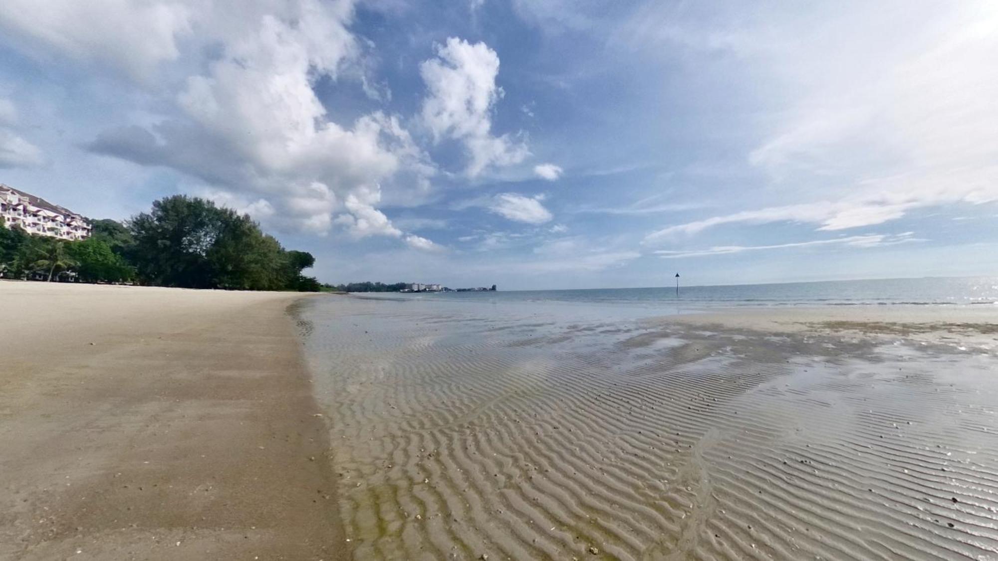Pd Up To 10pax 2r2b Beachfront, Pool View, Wifi, 50