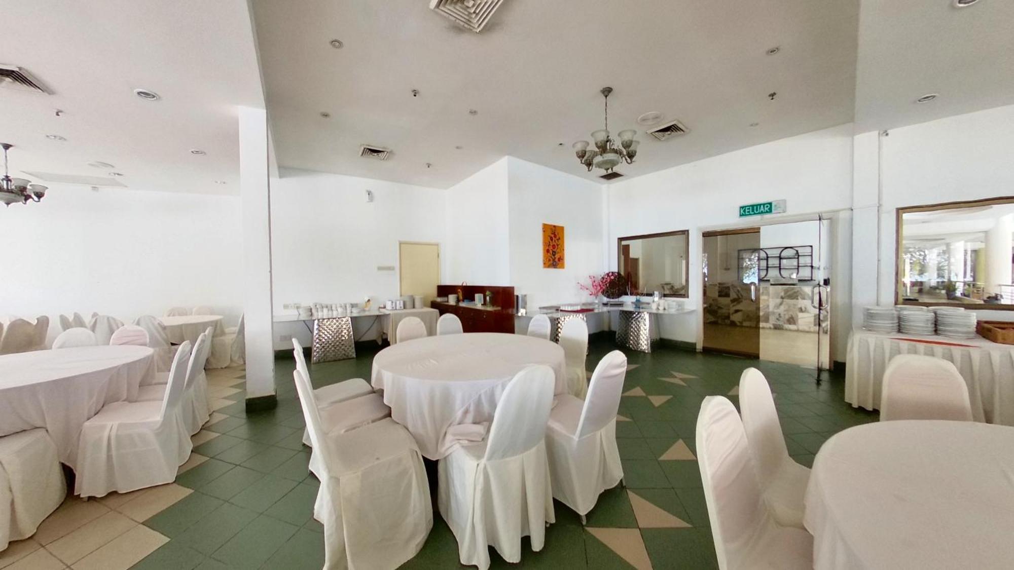 Apartment Pd Up To 10pax 2r2b Beachfront, Pool View, Wifi, 50