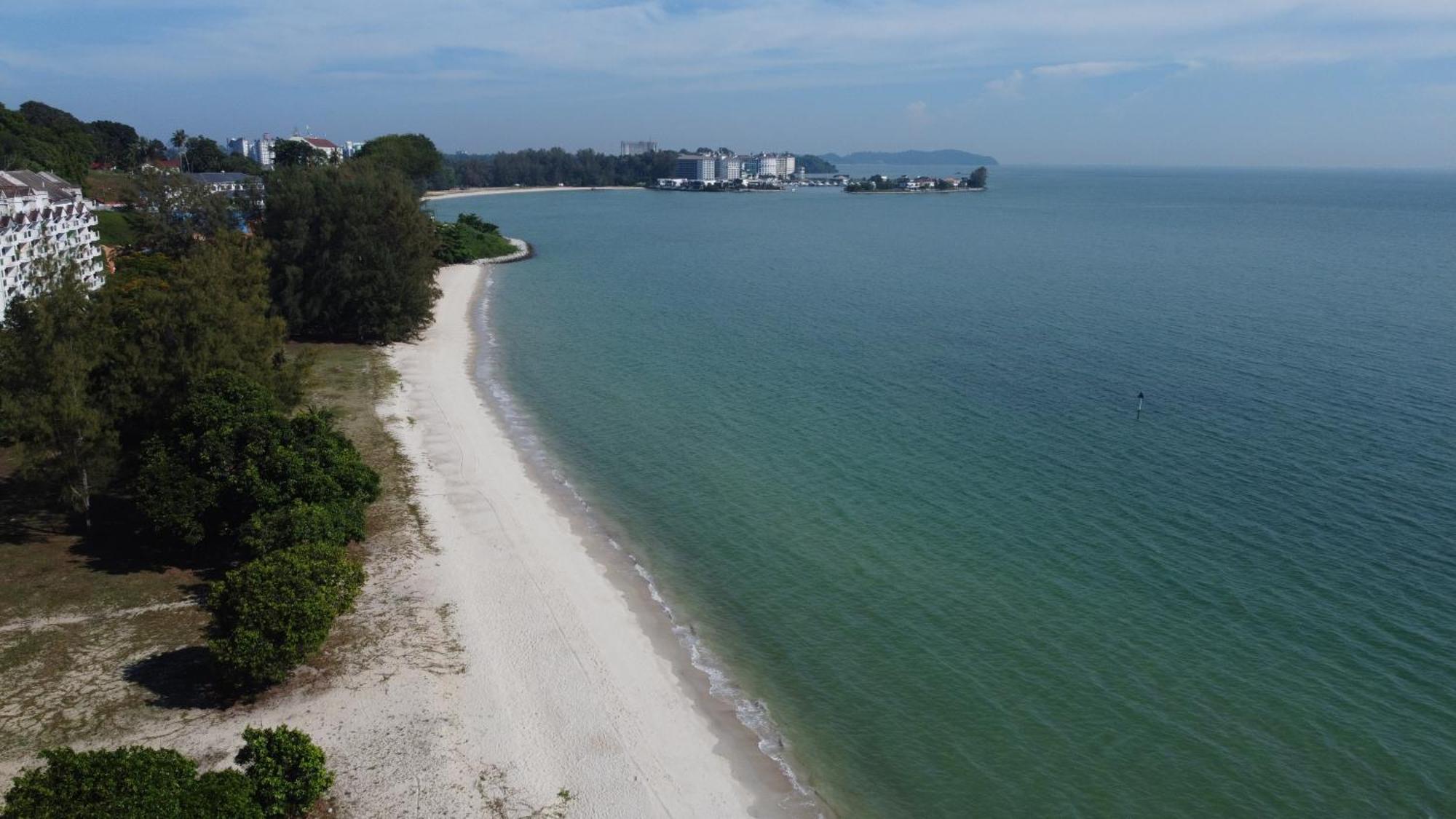 Apartment Pd Up To 10pax 2r2b Beachfront, Pool View, Wifi, 50