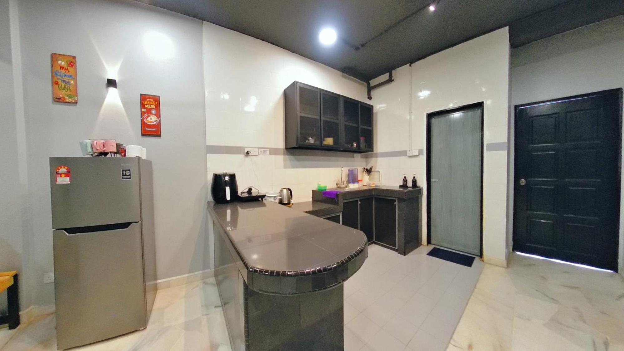 Pd Up To 10pax 2r2b Beachfront, Pool View, Wifi, 50