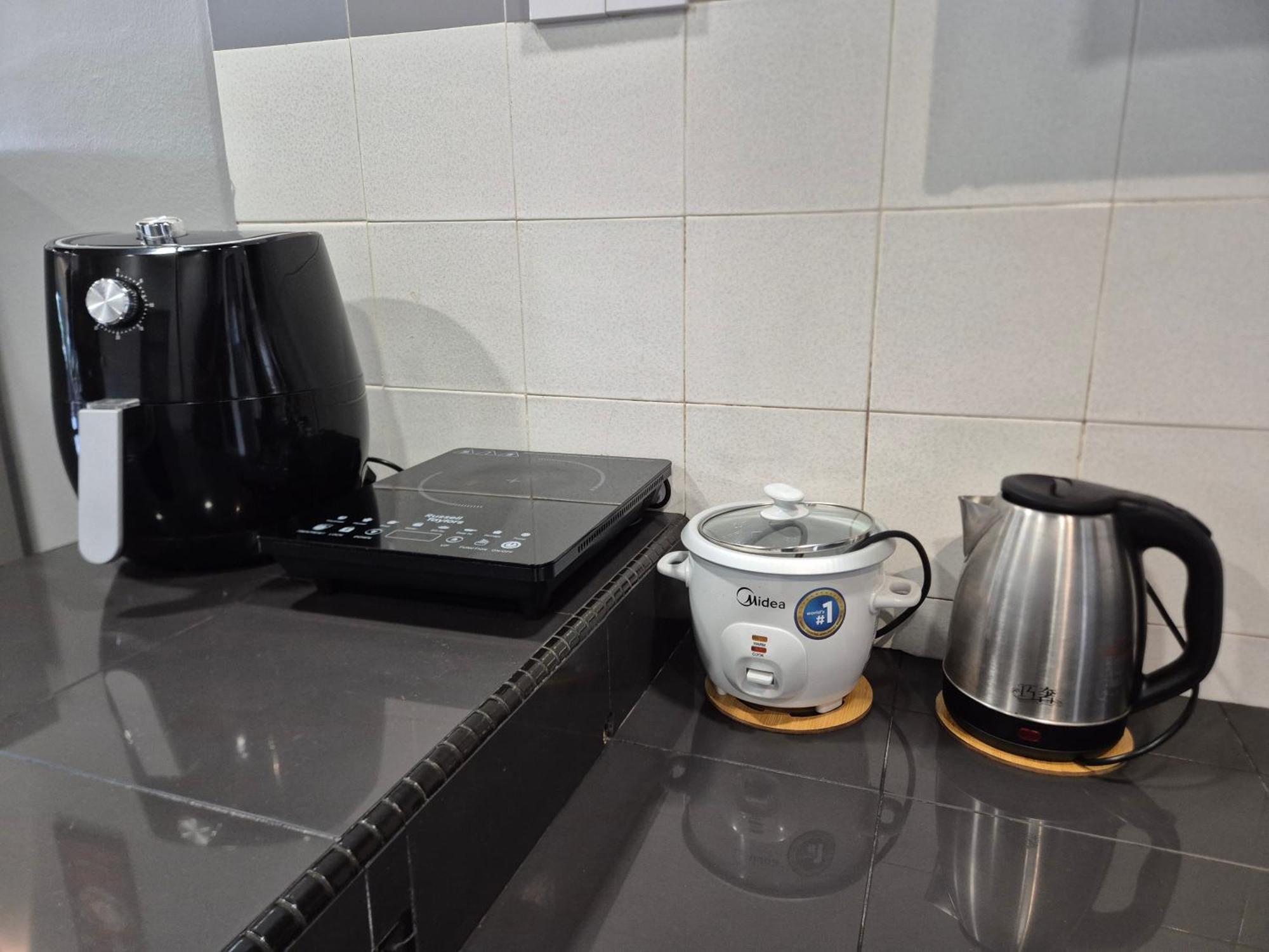 Apartment Pd Up To 10pax 2r2b Beachfront, Pool View, Wifi, 50